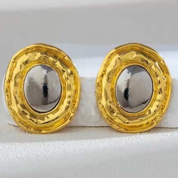 Vintage Gold Button Oval Earrings - Picture 1 of 17